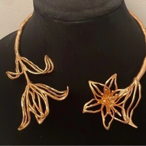 Zara golden sculpted floral choker & earrings